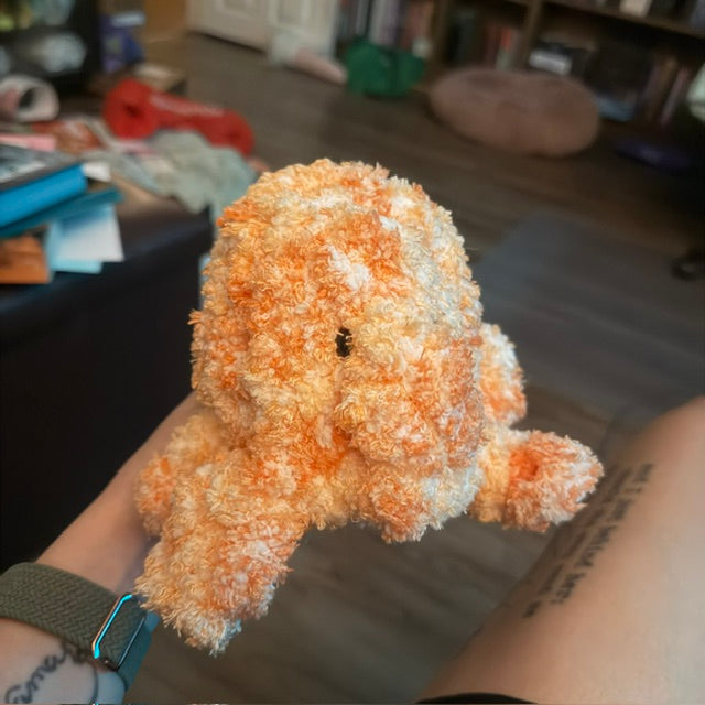 Knott Buddy peach animal